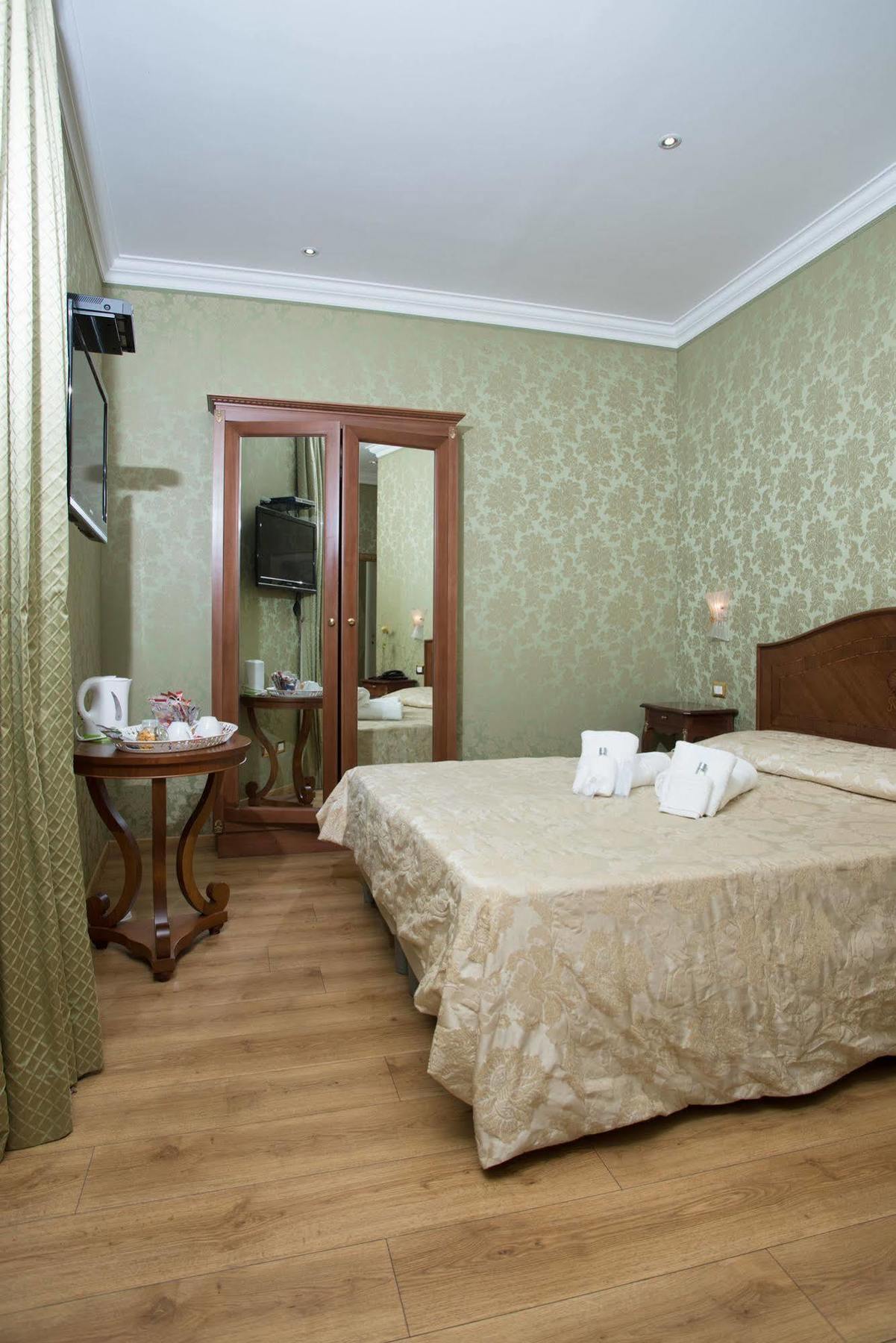 Bq House Trevi Luxury Rooms ローマ エクステリア 写真